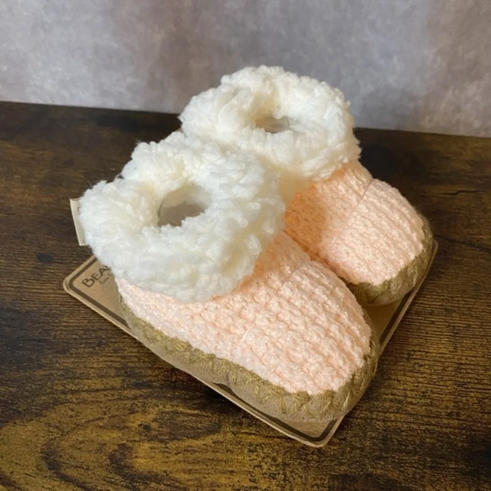 NEW BearPaw GIRLS Infant Size 0- 6 Month‎ Pink Knit FLUFF Slippers. Bootie SHOES